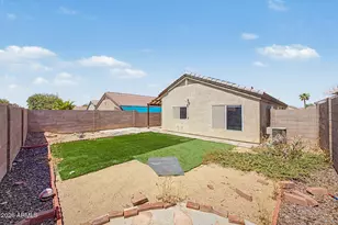 11339 W Madisen Ellise Dr, Surprise, AZ 85378 - Photo 32