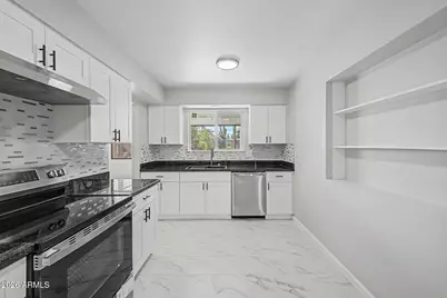 11033 N 105th Avenue, Sun City, AZ 85351 - Photo 8