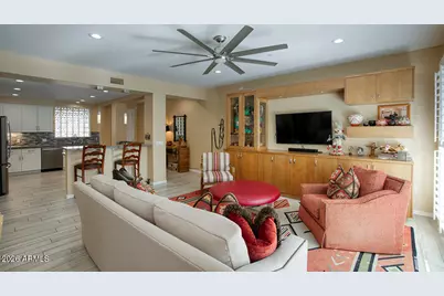 17850 N 68th Street #2057, Phoenix, AZ 85054 - Photo 4