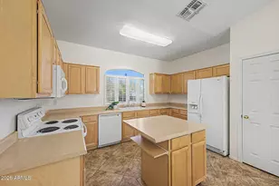 8023 S 27th Way, Phoenix, AZ 85042 - Photo 14