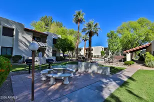 10444 N 69th St, Paradise Valley, AZ 85253 - Photo 2