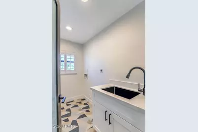 2044 E Smoketree Drive, Carefree, AZ 85377 - Photo 28