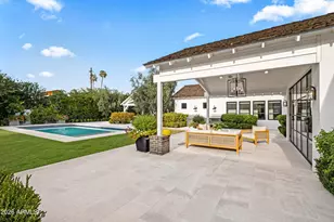 5936 E Paisano Cir, Phoenix, AZ 85018 - Photo 30