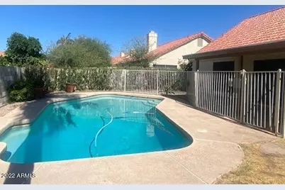 1249 E Laurel Avenue, Gilbert, AZ 85234 - Photo 2