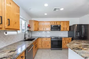 651 N Cobblestone St, Gilbert, AZ 85234 - Photo 8