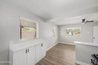 6722 N 24th Drive, Phoenix, AZ 85015 - Photo 8