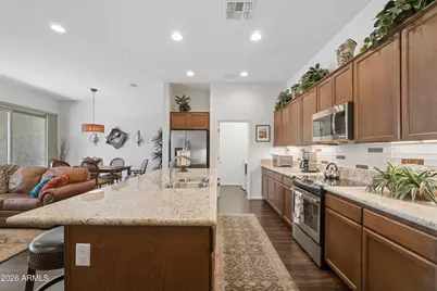 16339 W Piccadilly Road, Goodyear, AZ 85395 - Photo 10