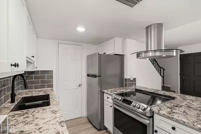 10229 N 8th Street #B, Phoenix, AZ 85020 - Photo 4