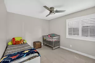 8566 W Keim Dr, Glendale, AZ 85305 - Photo 26