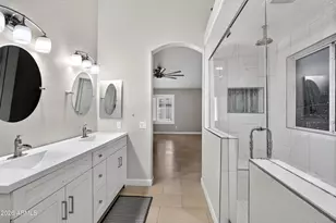 8566 W Keim Dr, Glendale, AZ 85305 - Photo 32
