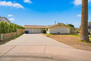 4518 N 36th Pl, Phoenix, AZ 85018 - Photo 2
