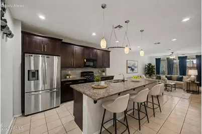18025 W Hilton Avenue, Goodyear, AZ 85338 - Photo 4
