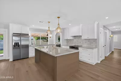 8631 E Sage Drive, Scottsdale, AZ 85250 - Photo 2