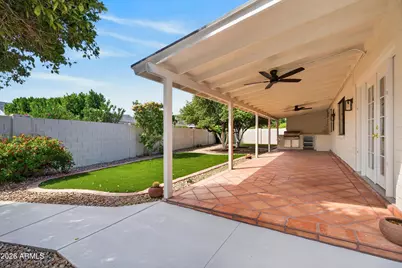 8631 E Sage Drive, Scottsdale, AZ 85250 - Photo 10