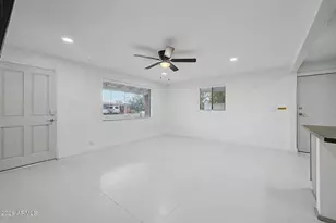 8744 N 6th Dr, Phoenix, AZ 85021 - Photo 6
