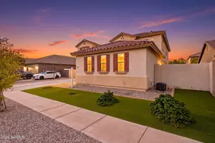 14528 W Cameron Dr, Surprise, AZ 85379 - Photo 4