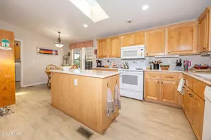 201 S Knee Deep Loop, Sierra Vista, AZ 85635 - Photo 10