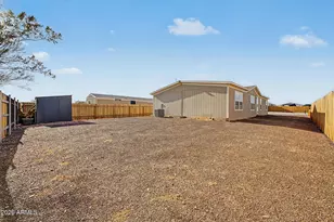22425 W Pleasant Ln, Wittmann, AZ 85361 - Photo 20