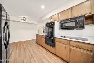 11045 W Salem Dr, Sun City, AZ 85351 - Photo 10