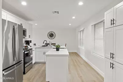 7747 W Flower Street, Phoenix, AZ 85033 - Photo 8