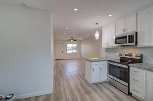 2030 W Monte Vista Rd, Phoenix, AZ 85009 - Photo 14
