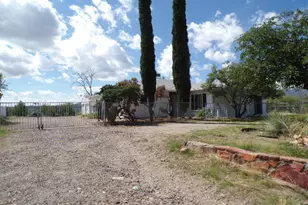 564 E Noble Dr, Globe, AZ 85501 - Photo 2