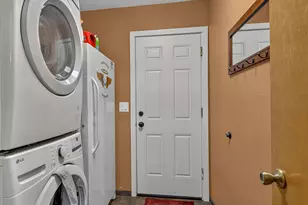 9907 Heritage Dr, Flagstaff, AZ 86004 - Photo 12