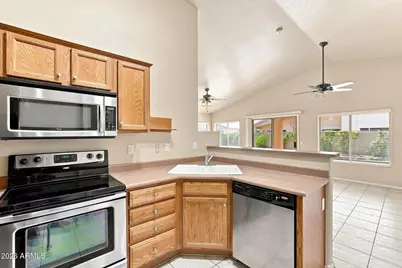 14653 W Piccadilly Road, Goodyear, AZ 85395 - Photo 14