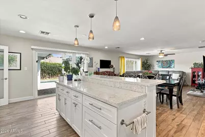 8214 E Buena Terra Way, Scottsdale, AZ 85250 - Photo 12