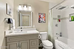 8214 E Buena Terra Way, Scottsdale, AZ 85250 - Photo 22