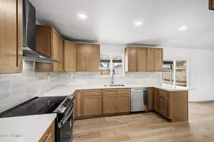 3909 W Griswold Rd, Phoenix, AZ 85051 - Photo 16