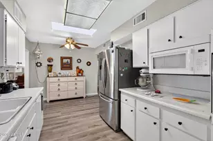 10135 W Forrester Dr, Sun City, AZ 85351 - Photo 14