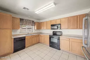 43568 W Bedford Dr, Maricopa, AZ 85138 - Photo 12