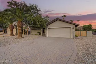 12615 N 38th Pl, Phoenix, AZ 85032 - Photo 2