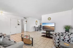 10343 W Prairie Hills Cir, Sun City, AZ 85351 - Photo 4