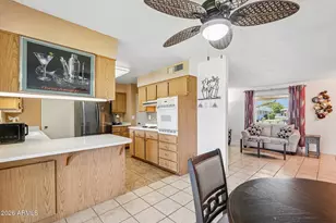 10343 W Prairie Hills Cir, Sun City, AZ 85351 - Photo 8