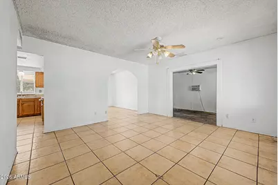 8201 W Sells Drive, Phoenix, AZ 85033 - Photo 4