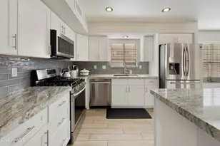 4345 E Abraham Ln, Phoenix, AZ 85050 - Photo 12