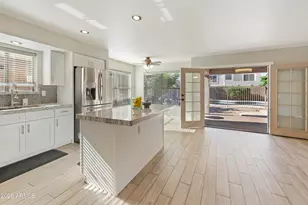 4345 E Abraham Ln, Phoenix, AZ 85050 - Photo 10