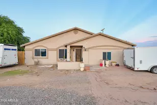 28519 N 253rd Ave, Wittmann, AZ 85361 - Photo 2