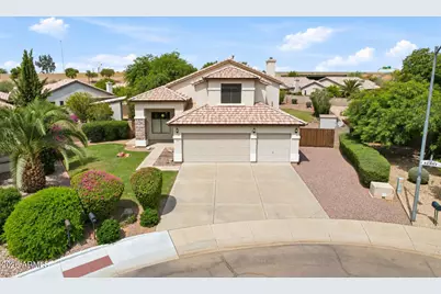 19220 N 39th Place, Phoenix, AZ 85050 - Photo 1