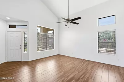 19220 N 39th Place, Phoenix, AZ 85050 - Photo 14