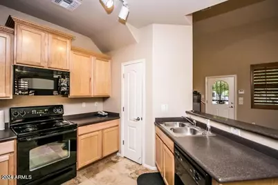 4374 E Sack Drive, Phoenix, AZ 85050 - Photo 4