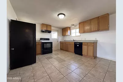 123 E Apache Street, Huachuca City, AZ 85616 - Photo 18