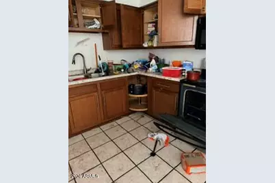 3307 N 59th Avenue, Phoenix, AZ 85033 - Photo 10