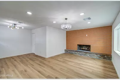 7626 W Sheila Lane, Phoenix, AZ 85033 - Photo 10