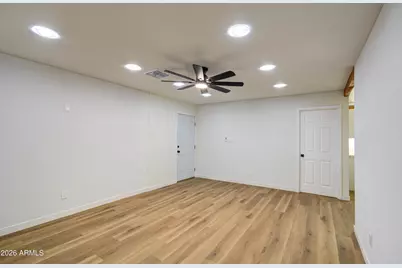 7626 W Sheila Lane, Phoenix, AZ 85033 - Photo 14