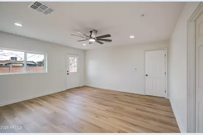 7626 W Sheila Lane, Phoenix, AZ 85033 - Photo 20