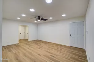 7626 W Sheila Ln, Phoenix, AZ 85033 - Photo 12