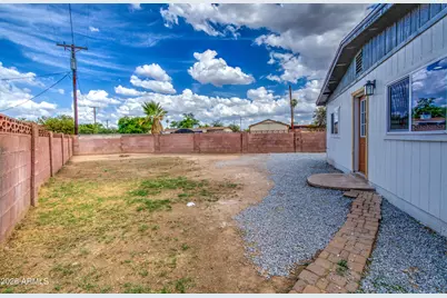7626 W Sheila Lane, Phoenix, AZ 85033 - Photo 44
